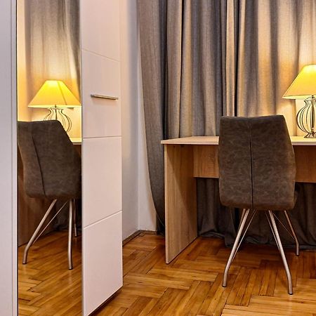 בודפשט Modern Parkside Garden View Apartment מראה חיצוני תמונה