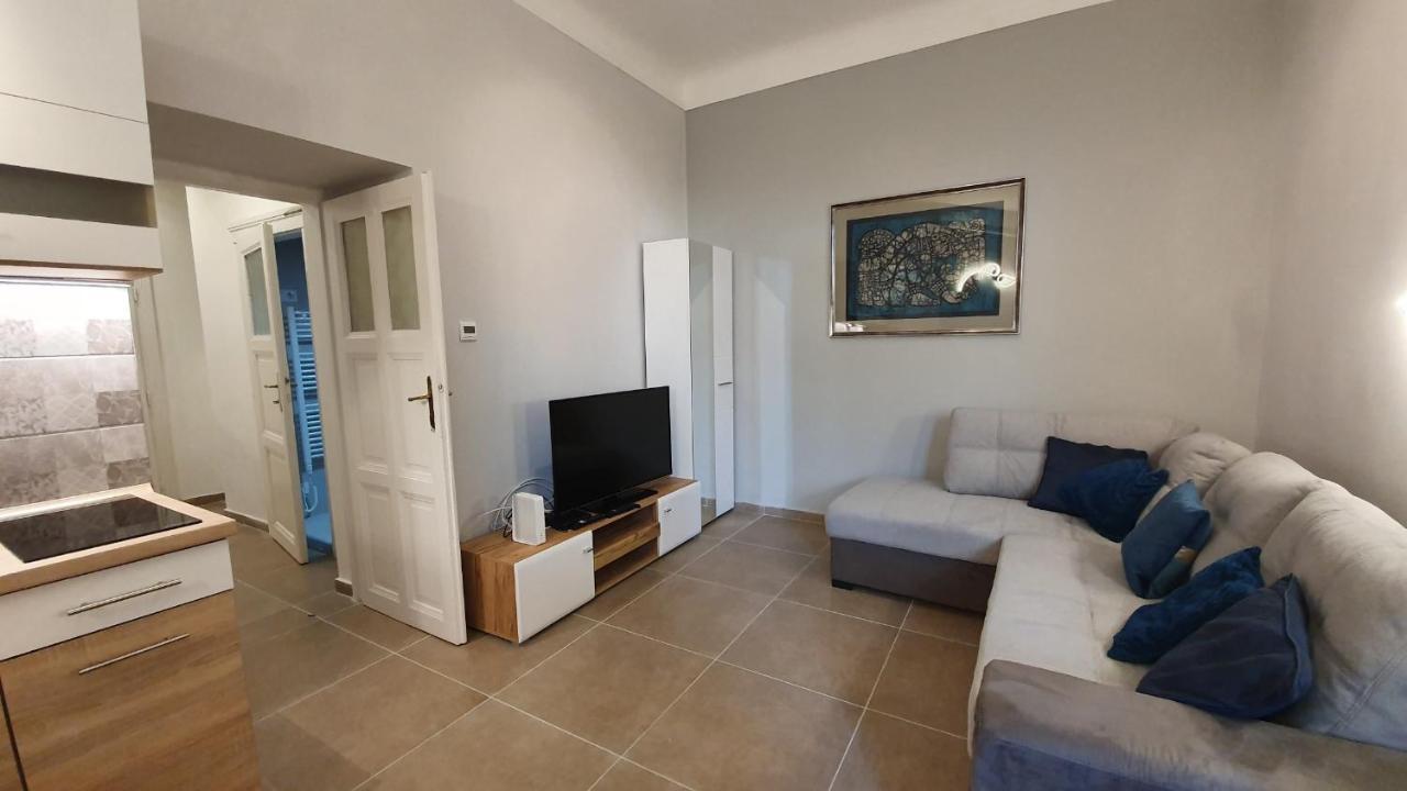 בודפשט Modern Parkside Garden View Apartment מראה חיצוני תמונה