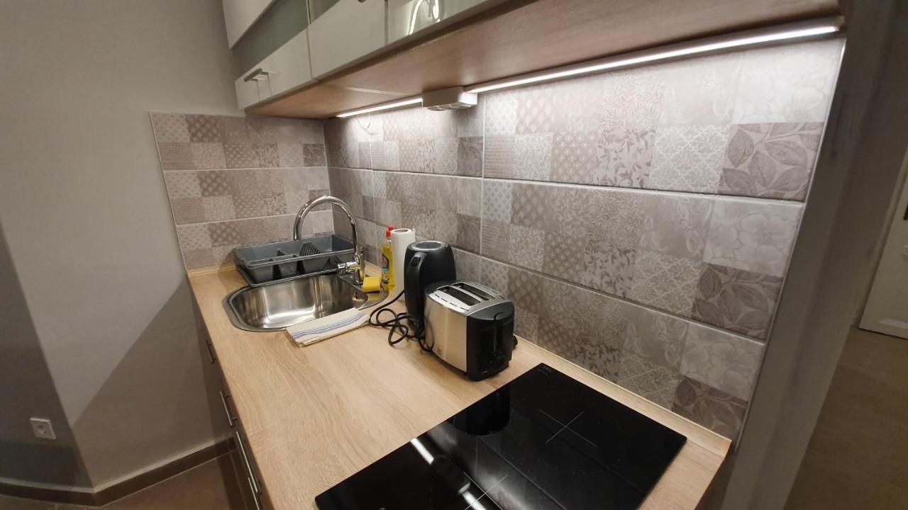 בודפשט Modern Parkside Garden View Apartment מראה חיצוני תמונה