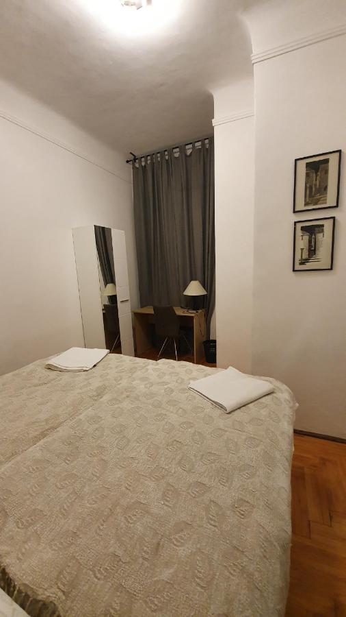 בודפשט Modern Parkside Garden View Apartment מראה חיצוני תמונה